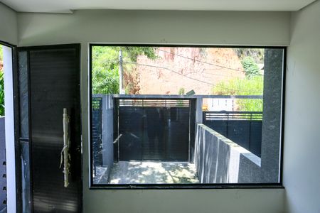 Casa de condomínio à venda com 175m², 3 quartos e 4 vagas Casa de condomínio à venda com 175m², 3 quartos e 4 vagasvista da sala