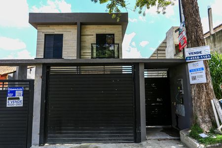 Casa de condomínio à venda com 175m², 3 quartos e 4 vagas Casa de condomínio à venda com 175m², 3 quartos e 4 vagasplaca