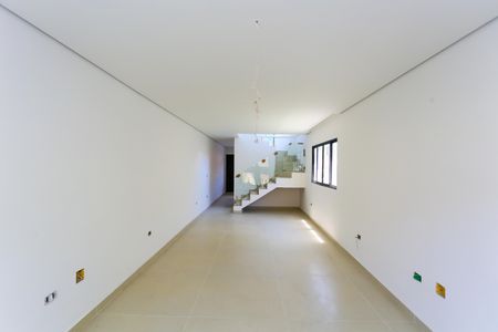 Casa de condomínio à venda com 175m², 3 quartos e 4 vagas Casa de condomínio à venda com 175m², 3 quartos e 4 vagasSala