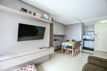 Sala de apartamento à venda com 3 quartos, 70m² em Jardim Parque Morumbi, São Paulo