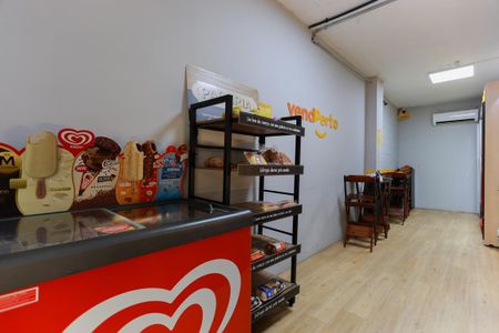 Apartamento para alugar com 38m², 2 quartos e 1 vaga Apartamento para alugar com 38m², 2 quartos e 1 vagaÁrea comum - Mini-mercado