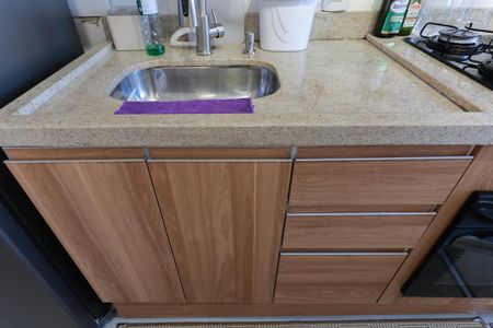 Apartamento para alugar com 38m², 2 quartos e 1 vaga Apartamento para alugar com 38m², 2 quartos e 1 vagaCozinha e área de serviço