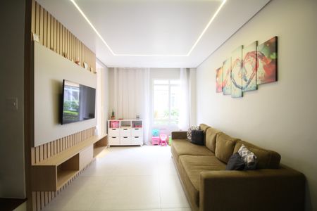 Casa de condomínio à venda com 144m², 3 quartos e 4 vagasSala