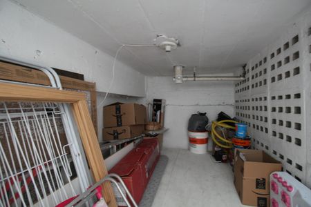 Casa de condomínio à venda com 144m², 3 quartos e 4 vagasQuintal