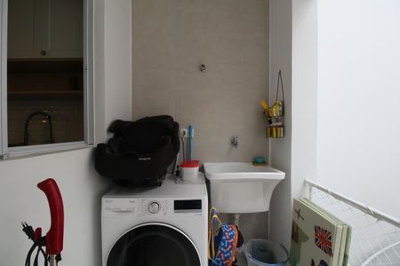 Casa de condomínio à venda com 144m², 3 quartos e 4 vagasQuintal