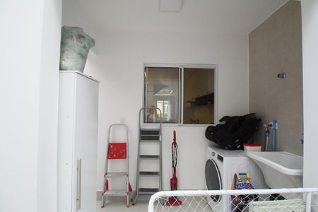 Casa de condomínio à venda com 144m², 3 quartos e 4 vagasQuintal