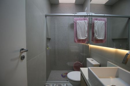 Casa de condomínio à venda com 144m², 3 quartos e 4 vagasBanheiro 2