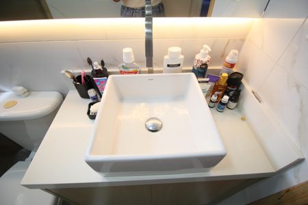 Casa de condomínio à venda com 144m², 3 quartos e 4 vagasBanheiro 1