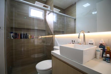 Casa de condomínio à venda com 144m², 3 quartos e 4 vagasBanheiro 1