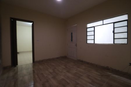 Sala de casa para alugar com 2 quartos, 80m² em Parque Sao Rafael, São Paulo
