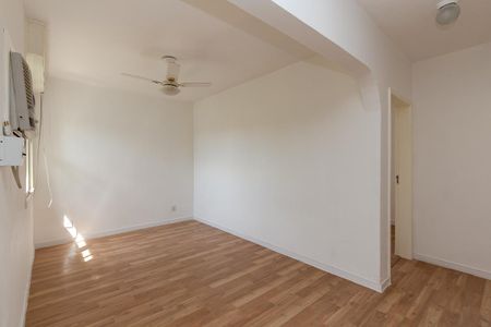 Sala de apartamento à venda com 2 quartos, 66m² em Santo Antônio, Porto Alegre