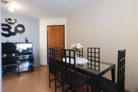 Apartamento à venda com 70m², 3 quartos e 2 vagasSala