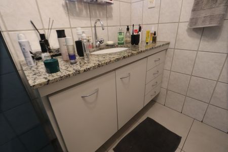 Apartamento à venda com 70m², 3 quartos e 2 vagasBanheiro