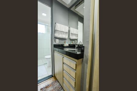 Apartamento à venda com 55m², 2 quartos e 1 vaga Apartamento à venda com 55m², 2 quartos e 1 vagaBanheiro