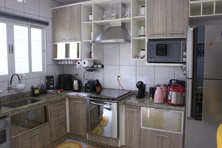 Casa à venda com 190m², 3 quartos e 2 vagasCozinha