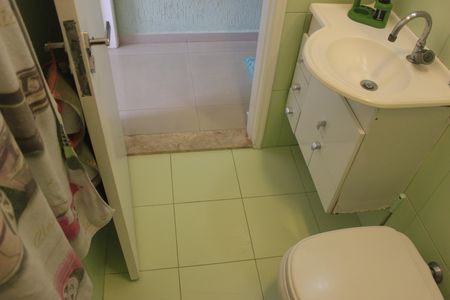 Casa à venda com 190m², 3 quartos e 2 vagasBanheiro social