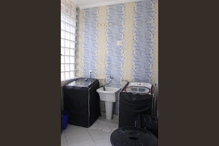 Casa à venda com 190m², 3 quartos e 2 vagasLavanderia