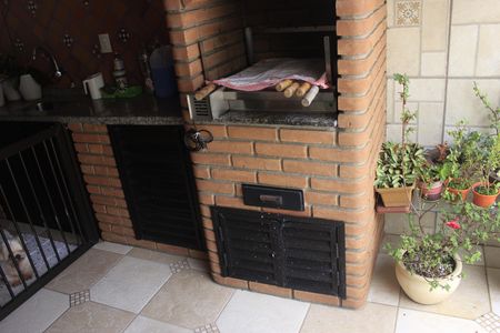 Casa à venda com 190m², 3 quartos e 2 vagasQuintal e espaço gourmet