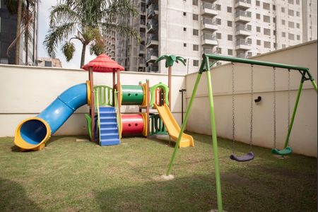 Apartamento à venda com 74m², 3 quartos e 2 vagasÁrea comum - Playground
