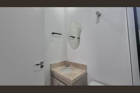 Apartamento para alugar com 72m², 2 quartos e 1 vaga Apartamento para alugar com 72m², 2 quartos e 1 vagaBanheiro da suíte