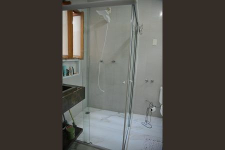 Casa à venda com 160m², 3 quartos e 2 vagasSuíte 1 - Banheira