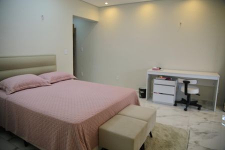 Casa à venda com 160m², 3 quartos e 2 vagasSuíte 2