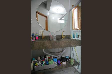 Casa à venda com 160m², 3 quartos e 2 vagasSuíte 1 - Banheira