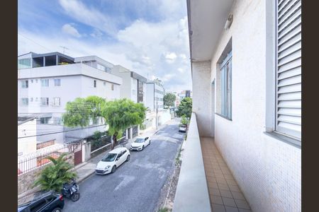 Apartamento à venda com 72m², 2 quartos e sem vagaVaranda