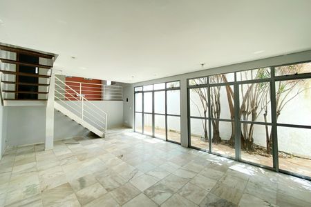 Casa à venda com 180m², 3 quartos e 2 vagasSala