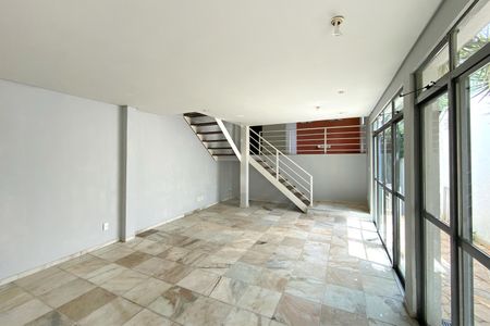 Casa à venda com 180m², 3 quartos e 2 vagasSala