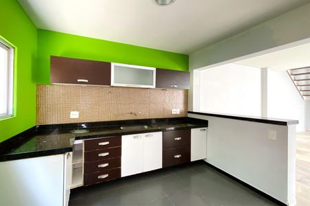 Casa à venda com 180m², 3 quartos e 2 vagasCozinha