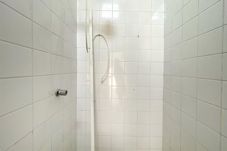 Casa à venda com 180m², 3 quartos e 2 vagasBanheiro de serviço