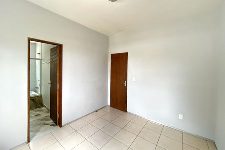 Casa à venda com 180m², 3 quartos e 2 vagasSuite
