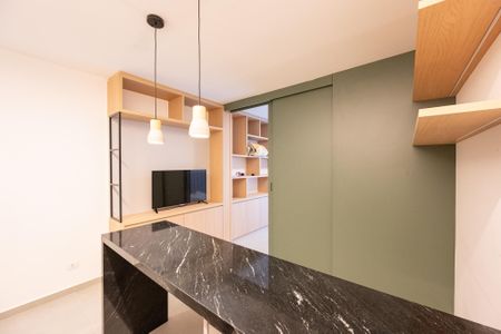 Sala/Cozinha de apartamento à venda com 1 quarto, 46m² em Mirandópolis, São Paulo