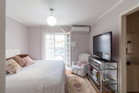 Casa à venda com 220m², 3 quartos e 3 vagasQuarto 2 - Suíte