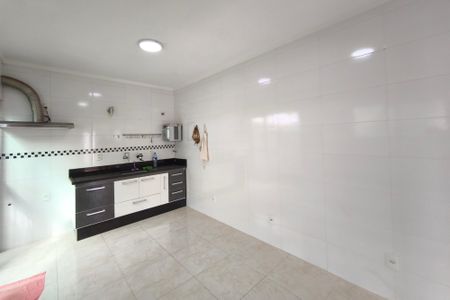 Casa à venda com 153m², 2 quartos e 3 vagas Casa à venda com 153m², 2 quartos e 3 vagasCozinha