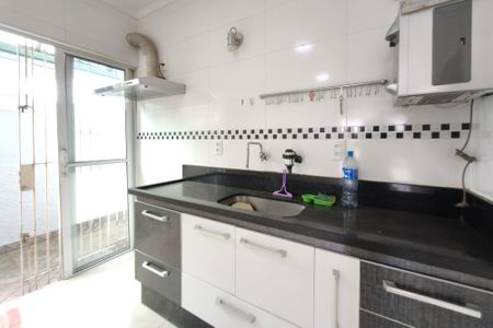 Casa à venda com 153m², 2 quartos e 3 vagas Casa à venda com 153m², 2 quartos e 3 vagasCozinha