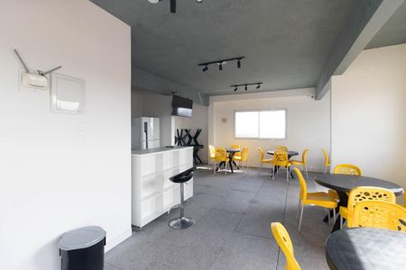 Apartamento para alugar com 50m², 2 quartos e 1 vaga Apartamento para alugar com 50m², 2 quartos e 1 vagaÁrea comum - Salão de festas