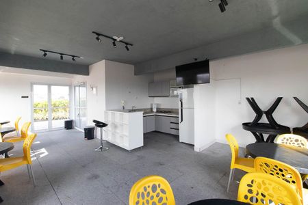 Apartamento para alugar com 50m², 2 quartos e 1 vaga Apartamento para alugar com 50m², 2 quartos e 1 vagaÁrea comum - Salão de festas