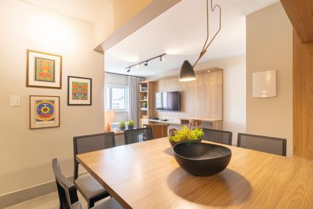 Apartamento à venda com 70m², 2 quartos e 1 vaga Apartamento à venda com 70m², 2 quartos e 1 vagaSala de Jantar