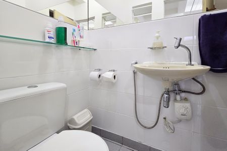 Casa à venda com 118m², 3 quartos e 2 vagas Casa à venda com 118m², 3 quartos e 2 vagasBanheiro de serviço