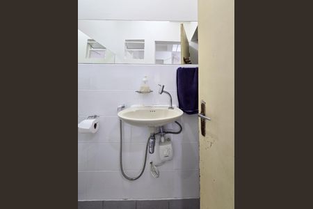 Casa à venda com 118m², 3 quartos e 2 vagas Casa à venda com 118m², 3 quartos e 2 vagasBanheiro de serviço