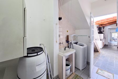 Casa à venda com 118m², 3 quartos e 2 vagas Casa à venda com 118m², 3 quartos e 2 vagasCozinha