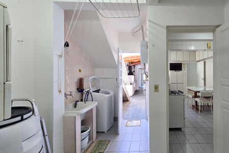 Casa à venda com 118m², 3 quartos e 2 vagasÁrea de Serviço