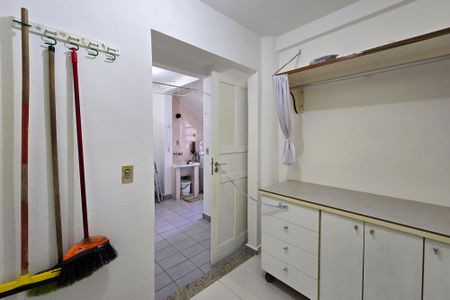 Casa à venda com 118m², 3 quartos e 2 vagas Casa à venda com 118m², 3 quartos e 2 vagasQuarto de Serviço