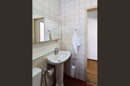 Casa à venda com 118m², 3 quartos e 2 vagas Casa à venda com 118m², 3 quartos e 2 vagasBanheiro Social