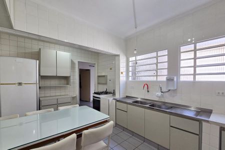 Casa à venda com 118m², 3 quartos e 2 vagasCozinha