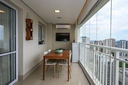 Apartamento à venda com 96m², 2 quartos e 2 vagasVaranda
