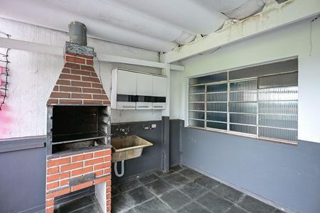 Casa à venda com 100m², 3 quartos e 4 vagasÁrea de Serviço 