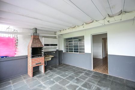 Casa à venda com 100m², 3 quartos e 4 vagasVaranda